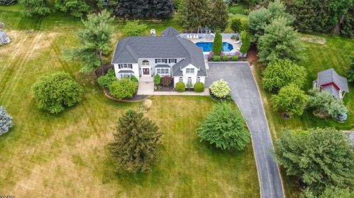 6 Alwyn Ter, Flemington, NJ 08822-1980