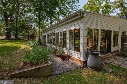 7415 Hastings St, Springfield VA  22150-4108 exterior