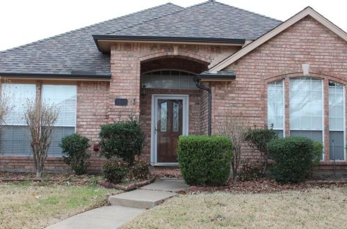 1616 Blackstone Dr, Carrollton TX  75007-5121 exterior