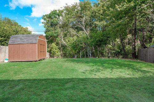 822 Clover Hl Ln, Cedar Hill TX 75104-7920 exterior