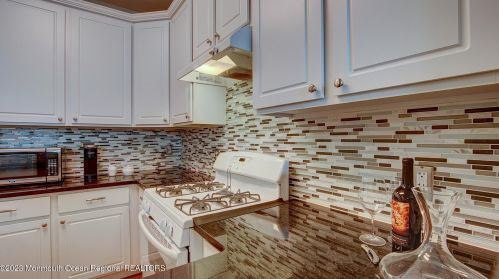 2 Commerce Sq, Trenton NJ  08691-4187 exterior