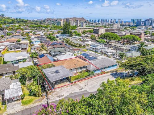 805 Alewa Dr, Honolulu HI  96817-1535 exterior