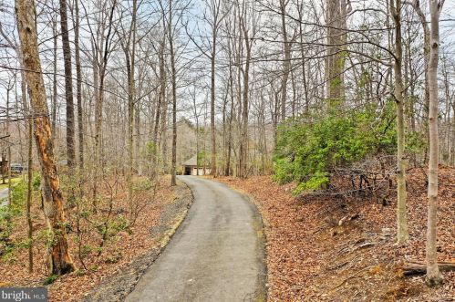 7514 Evans Ford Rd, Clifton, VA 20124-1804