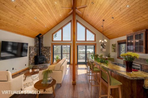 12628 Pinnacle Loop, Truckee CA  96161-6926 exterior
