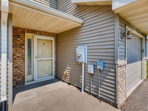 1326 Goodwin Ave, Saint Paul, MN 55128-6164
