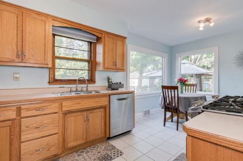 971 Grandview Ave, Saint Paul MN  55113-4437 exterior