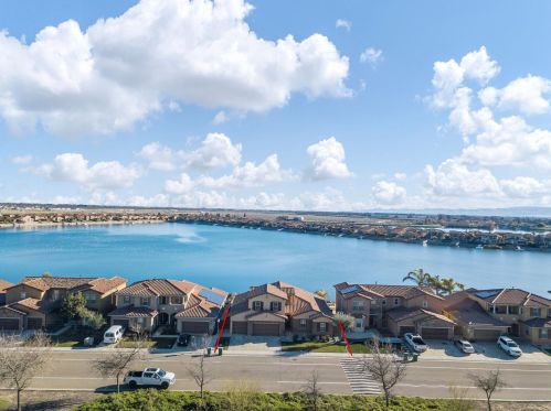 4012 Chiavari Way, Manteca, CA 95337-8453