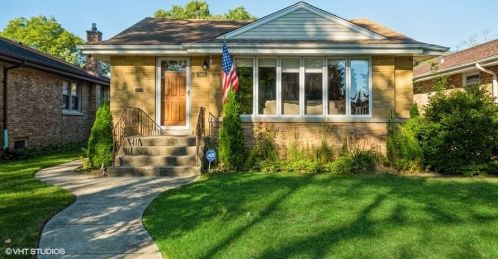7410 Karlov Ave, Skokie, IL 60076-3814