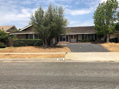 729 Cunningham Dr, Whittier, CA 90601-1017