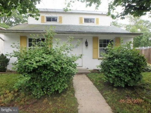 12 Shirley St, Pilesgrove, NJ 08098-1038