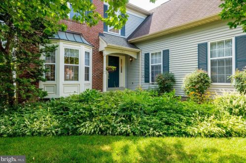 1123 Landerset Dr, Herndon, VA 20170-2085
