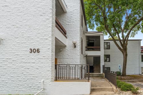306 Miner St, Arlington Hts, IL 60005-5623