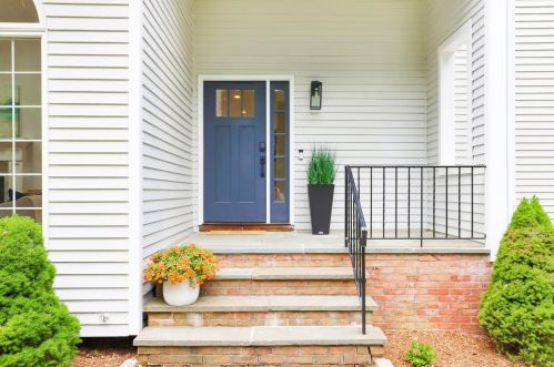 35 Hilltop Rd, Norwalk CT  06854-5001 exterior