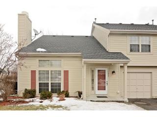 1064 Knollwood Dr, Palatine, IL 60067-2189