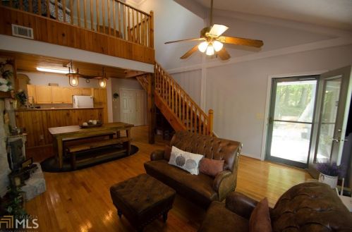 223 Mango Cir, Ellijay, GA 30540-9378