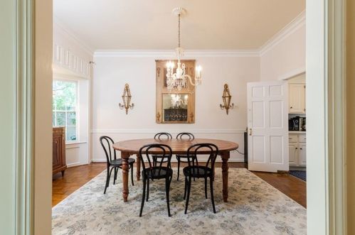 31 Mooregate Sq, Atlanta GA  30327-1539 exterior