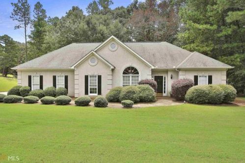 135 Inland Cir, Newnan, GA 30263-5956