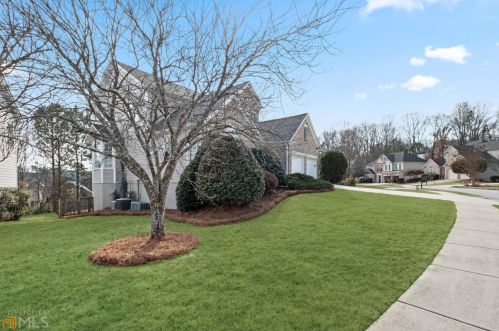 5335 Vinings Lake Dr, Mableton, GA 30126-2541