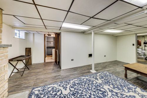 6550 Ebinger Dr, Niles IL 60714-4435 exterior