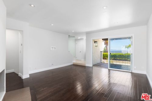 9400 Via Monique, Burbank, CA 91504-1308