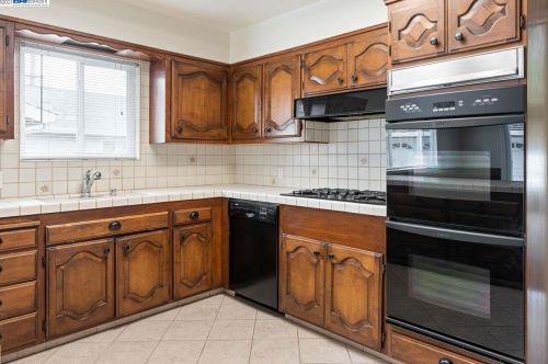 1994 Evergreen Ave, San Leandro CA 94577-6202 exterior