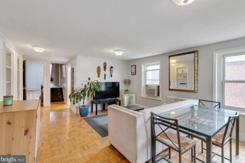 627 16th St, Philadelphia PA  19130-3415 exterior
