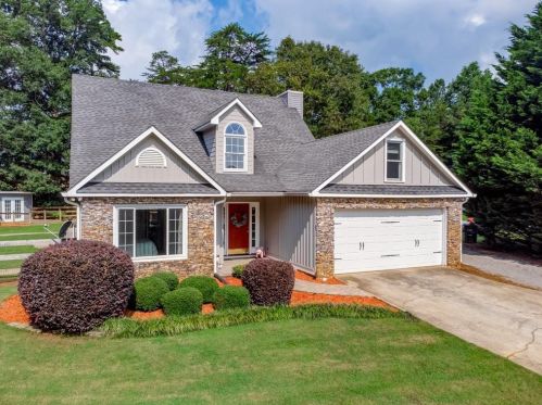 92 Emerald Ln, Big Canoe, GA 30143-4333