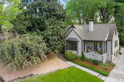 2965 Hardman Ct, Atlanta GA  30305-3424 exterior