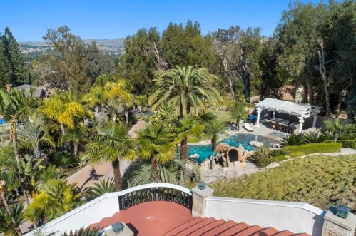 230 Country Hill Rd, Anaheim CA  92808-1352 exterior
