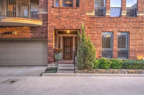 2216 City Market Ln, Dallas, TX 75201-5907