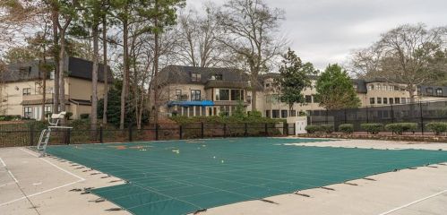 66 Montre Sq, Atlanta GA  30327-4043 exterior