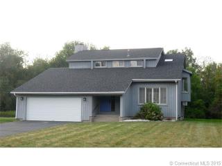 15 Newbridge Cir, Cheshire, CT 06410-4315