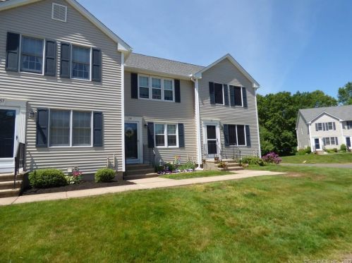 59 White Tail Ln, Wallingford, CT 06492-5351