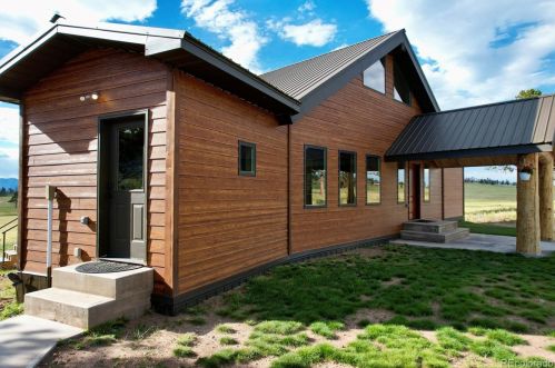 2104 Sigler Dr, Sangre De Cristo Ranches CO exterior