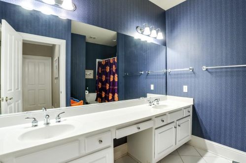 2556 Brookline Cir, Atlanta GA  30319-3693 exterior