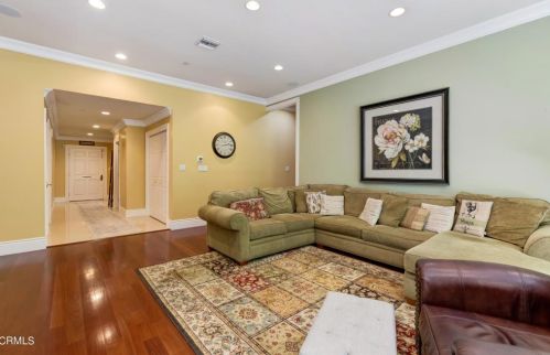 1438 Opechee Way, Glendale CA  91208-1962 exterior
