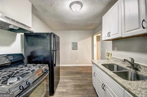389 Holderness St, Atlanta GA  30310-1725 exterior