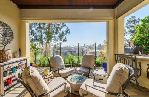 126 Long Fence, Irvine CA  92602-1807 exterior