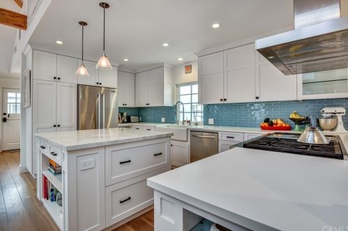 552 3rd St, Manhattan Beach, CA 90266-6415