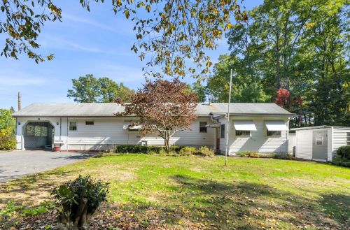 449 New Zealand Rd, Seabrook, NH 03874-4163