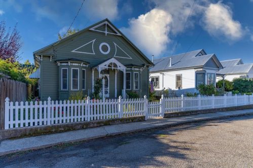 24 Randolph St, Sutter Creek, CA 95685-4197