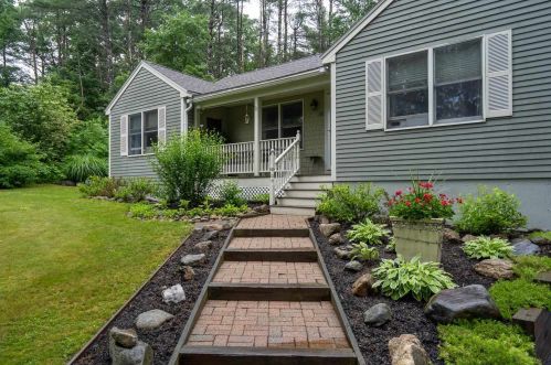 50 Washington Rd, Hillsboro, NH 03244-4323