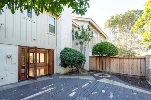 8 Spicewood Way, Irvine CA  92612-2721 exterior