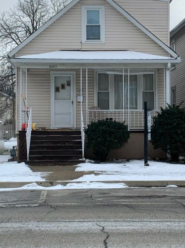 8603 Ferris Ave, Morton Grove, IL 60053-2830