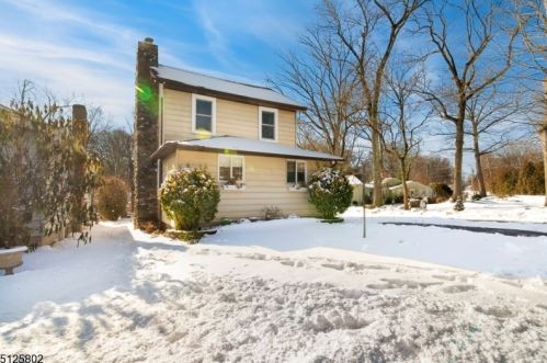 79 Highwood Rd, Parsippany, NJ 07834-3211