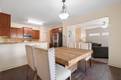 421 Fernbay Dr, Atlanta GA  30331-8957 exterior