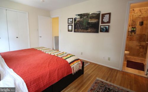 7676 Tiverton Dr, Springfield VA  22152-2018 exterior