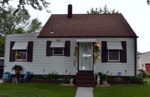 7222 Montana Ave, Hammond, IN 46323-2858