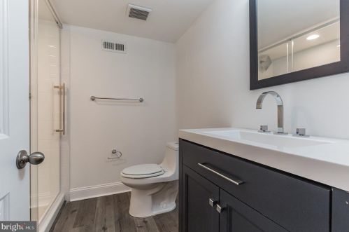 241 Kings Hwy, Tavistock NJ 08033-1981 exterior