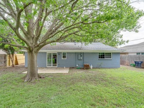 2920 Sierra Dr, Fort Worth TX  76116-3918 exterior